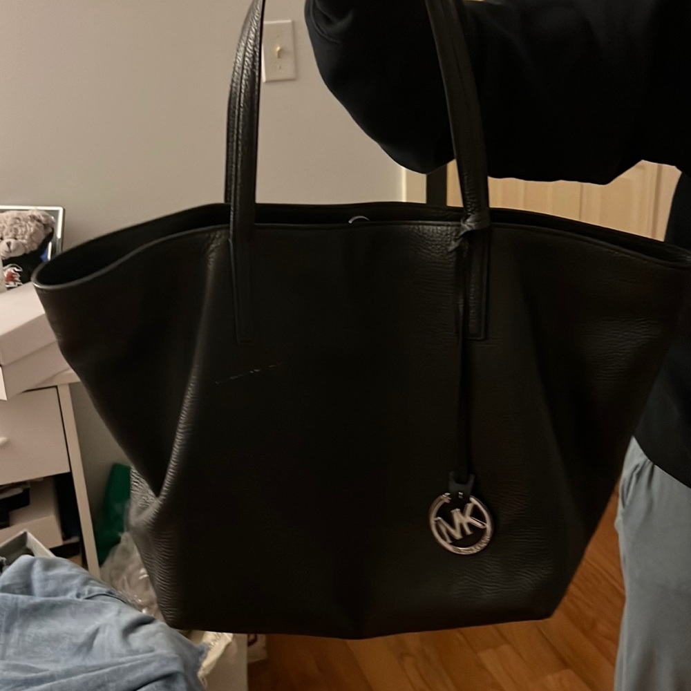 Black Michael kors tote